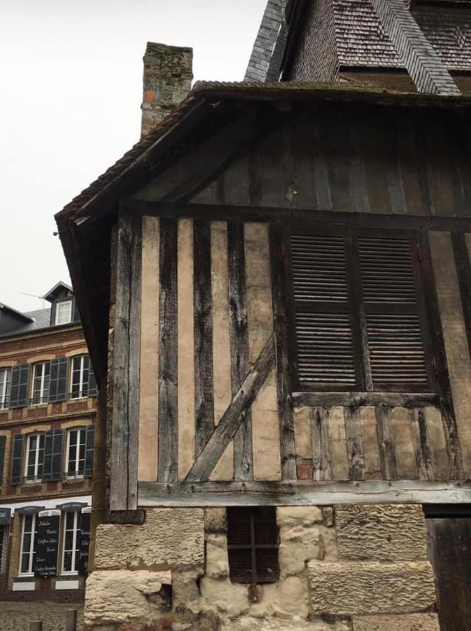 Au Coeur De Sainte Catherine Honfleur Buitenkant foto