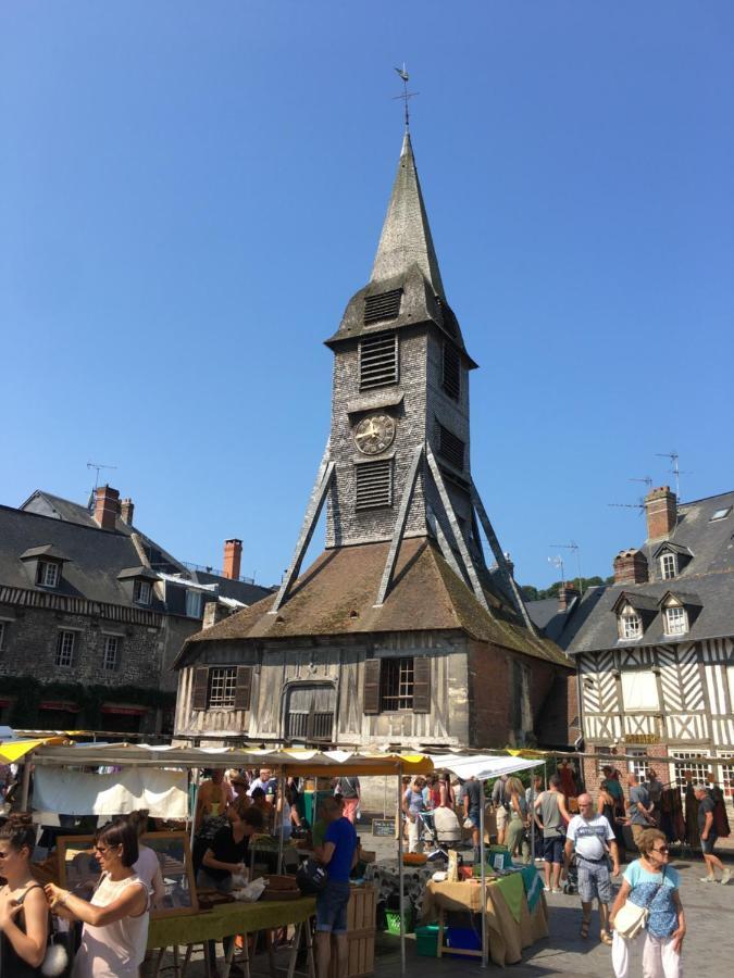 Au Coeur De Sainte Catherine Honfleur Buitenkant foto