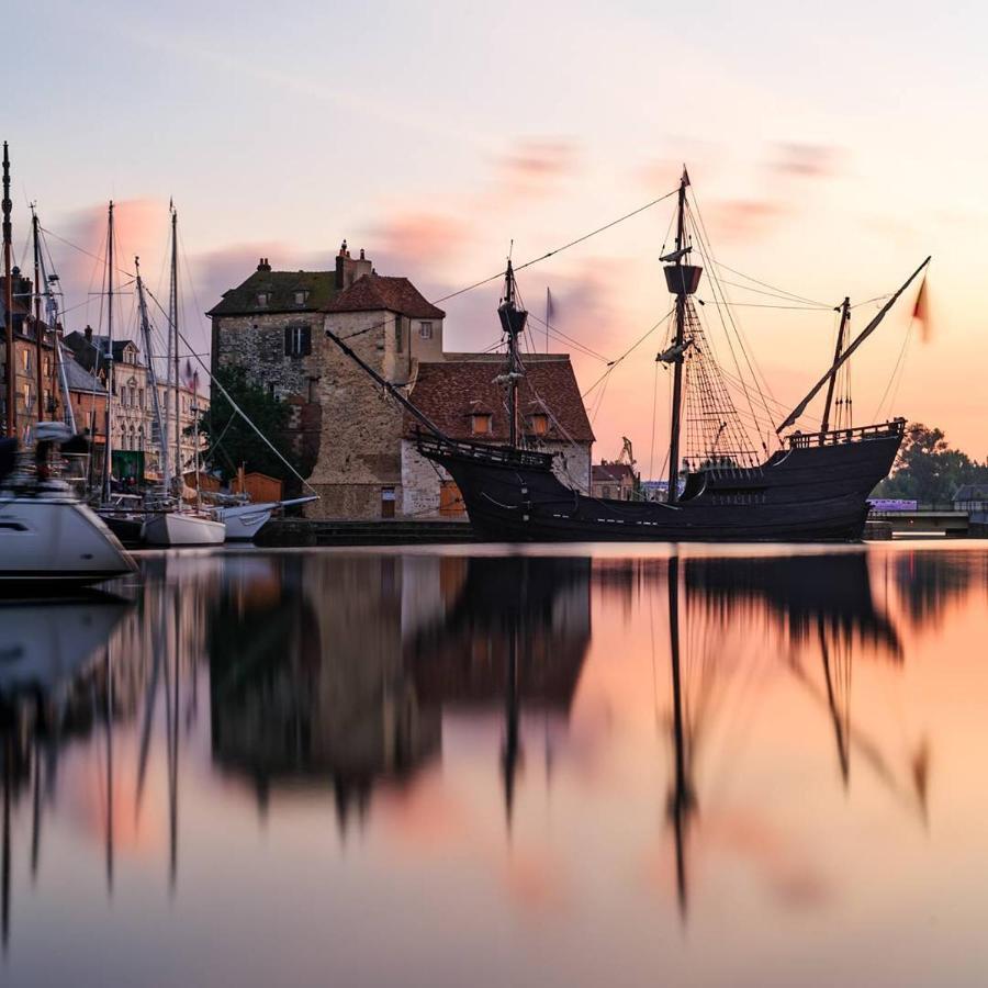 Au Coeur De Sainte Catherine Honfleur Buitenkant foto